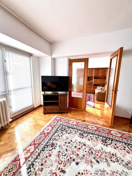 Piata Unirii  camere spre inchiriere 10 minute metrou Izvor